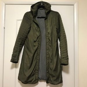 “CLOSED” Reversible jacket. Olive green size Small